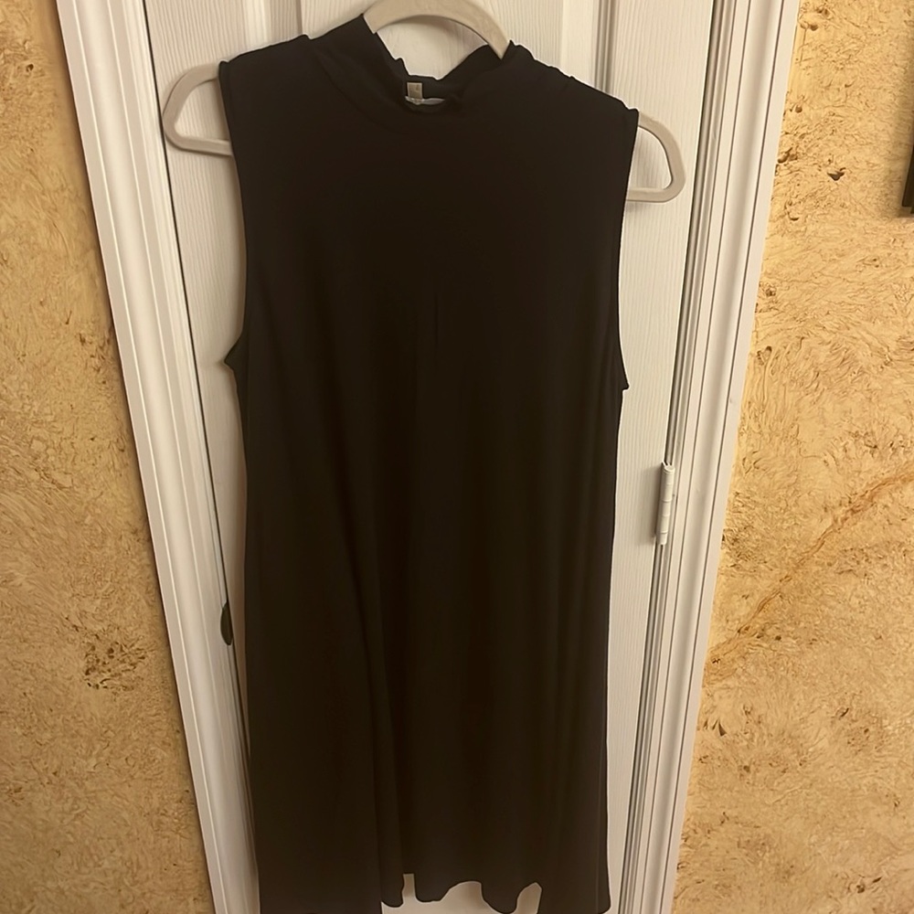 Joan Vass Studio - XL